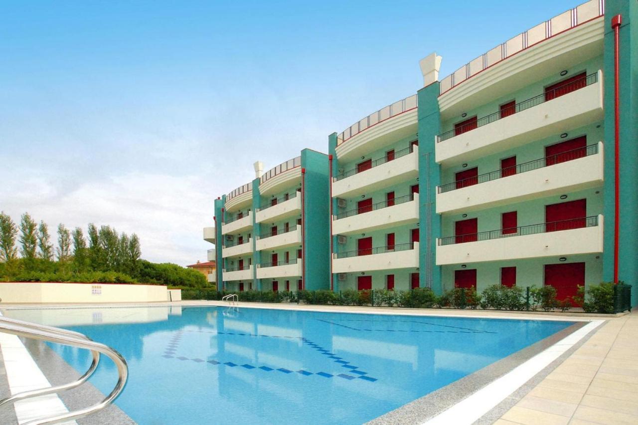 Apartment In Caorle With Heating Exterior foto